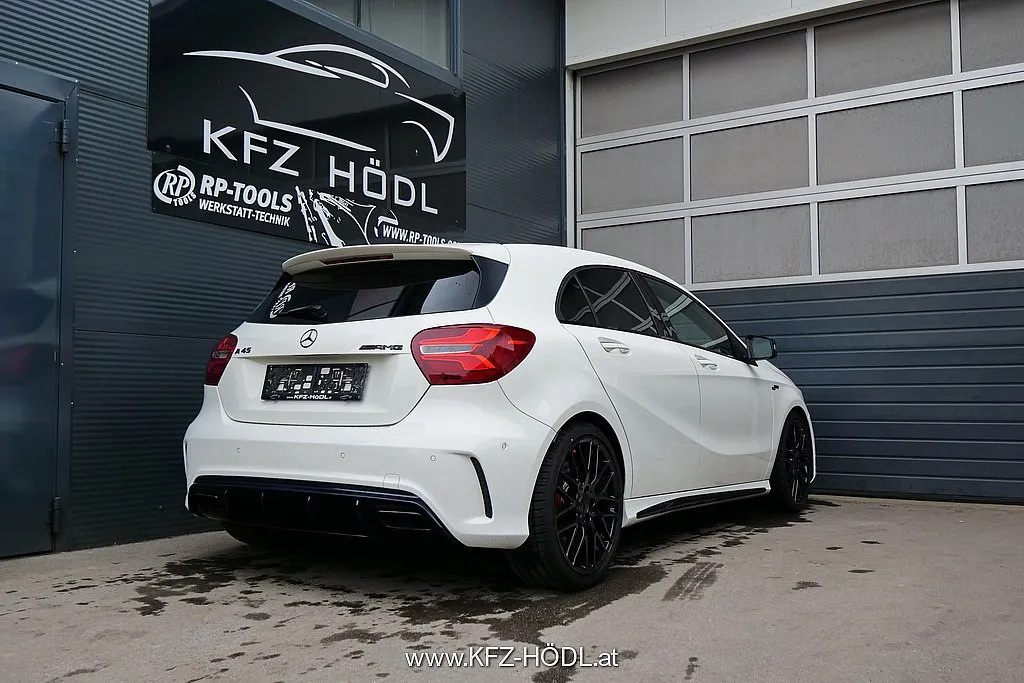 Mercedes-Benz Mercedes-AMG A 45 4MATIC Aut. Image 2