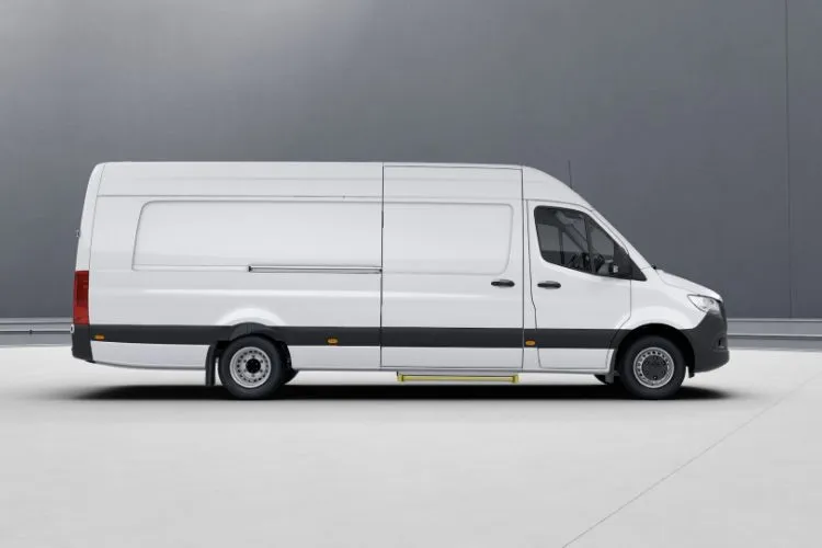 Mercedes-Benz Sprinter Image 1