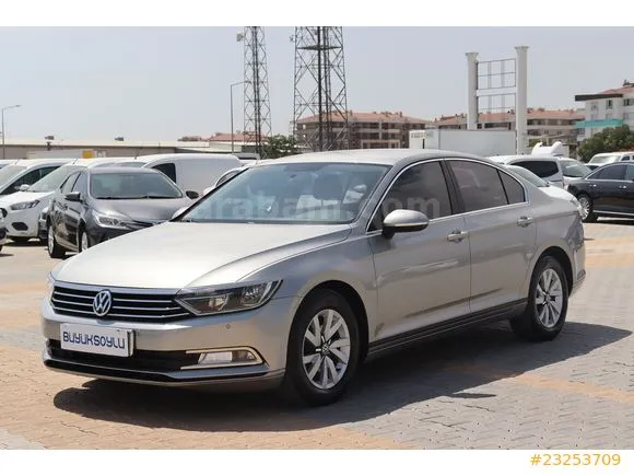 Volkswagen Passat 1.6 TDi BlueMotion Trendline Image 1